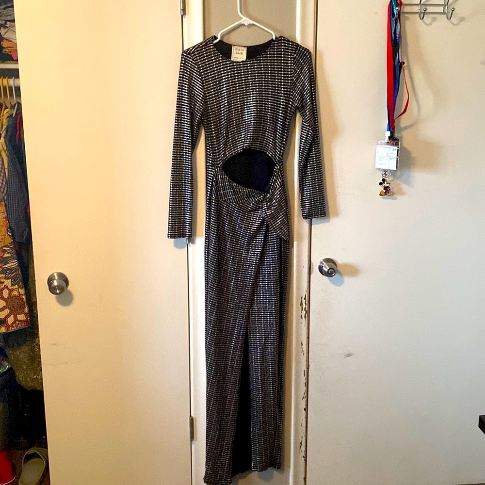 Metallic/ Black Formal Gown Style Rack